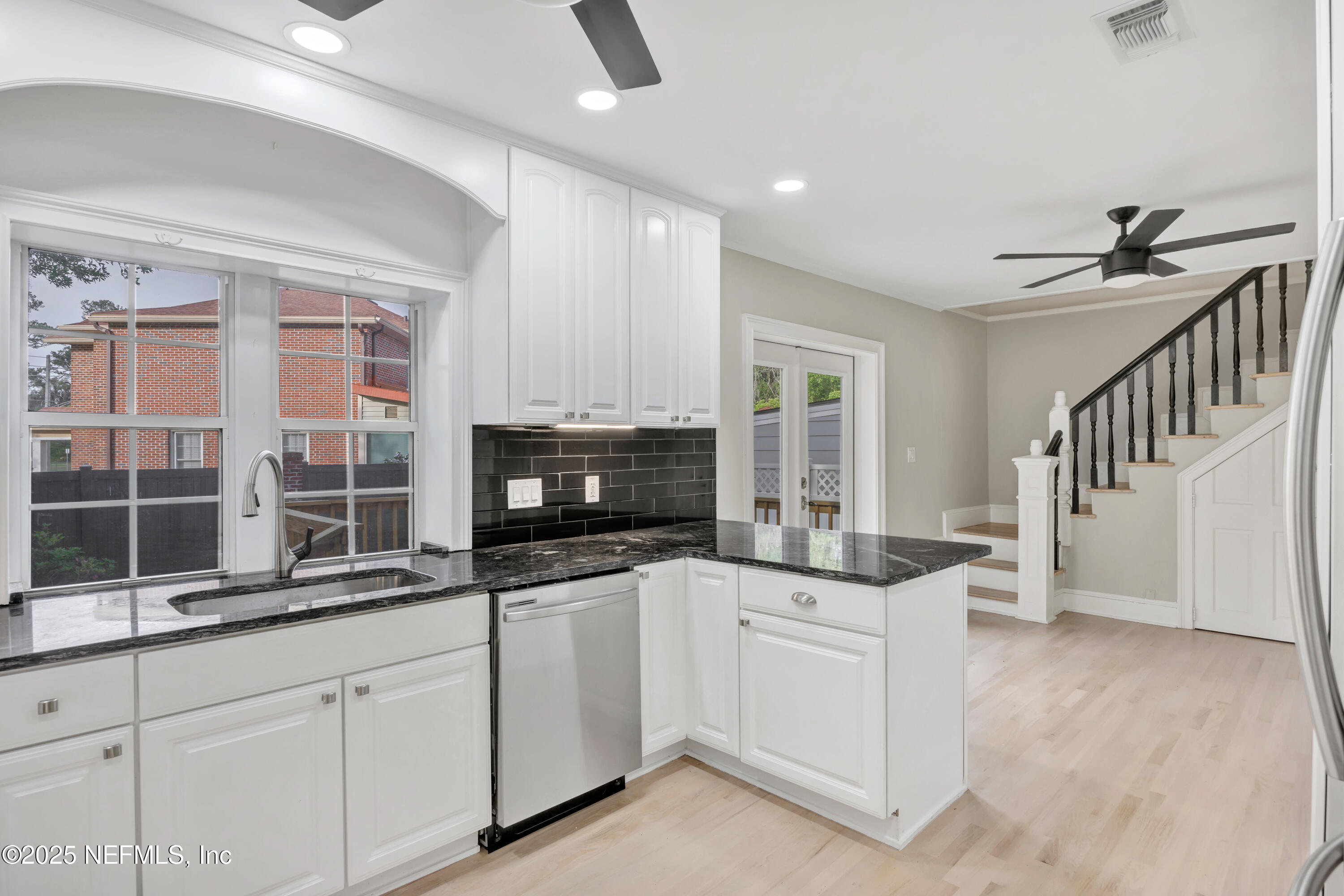 1210 Inwood Terrace Jacksonville, FL 32207 - Photo 11 of 48 17-C_R58946