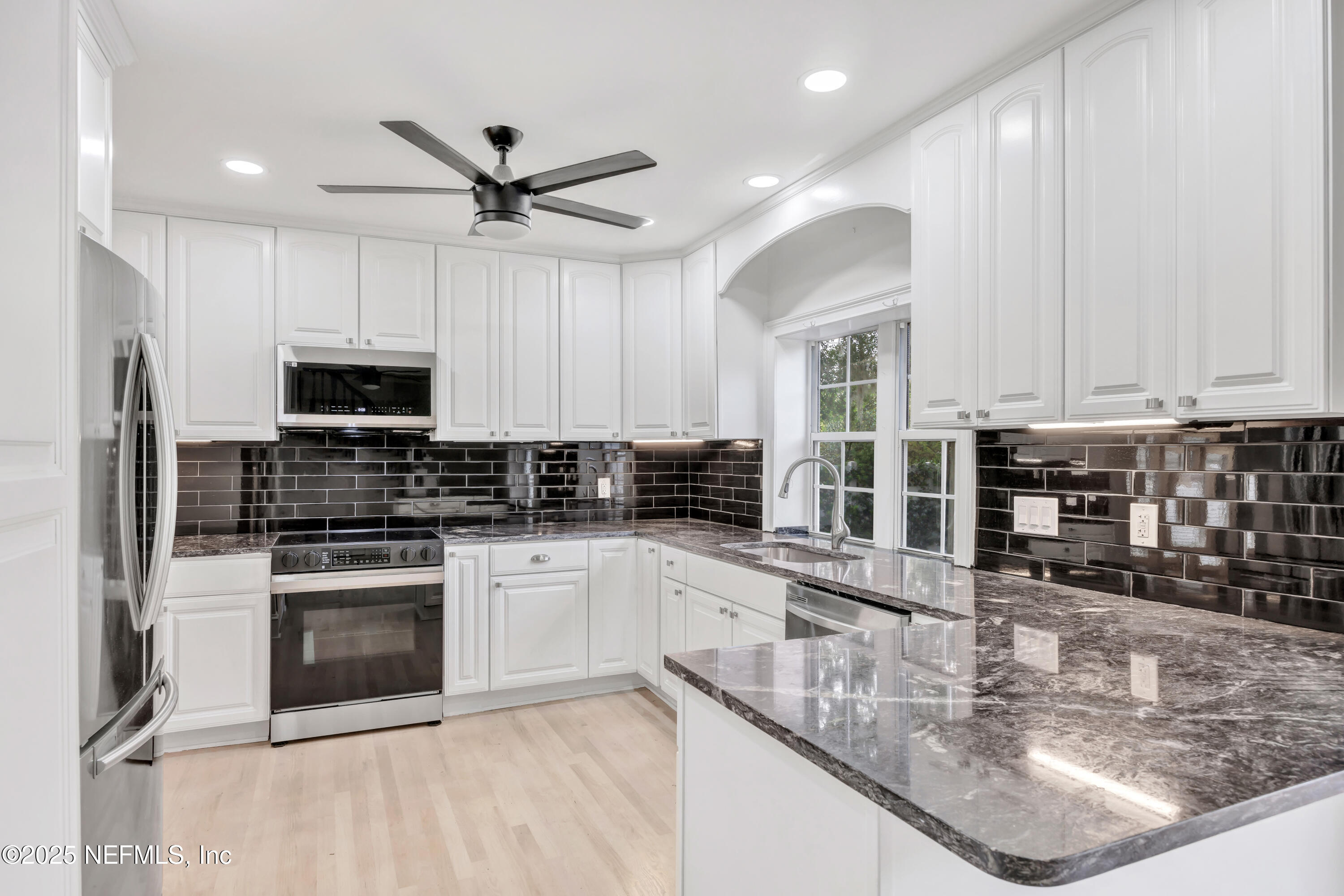 1210 Inwood Terrace Jacksonville, FL 32207 - Photo 9 of 48 13-C_R58941