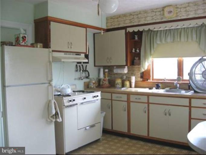16390 Ball Point Road Piney Point, MD 20674 - Photo 4 of 7 Kitchen
