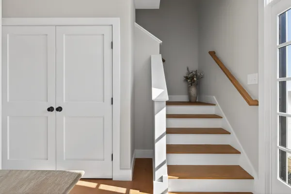 $795,000 | 152 Owls Nest Road, Portland, ME 04102
