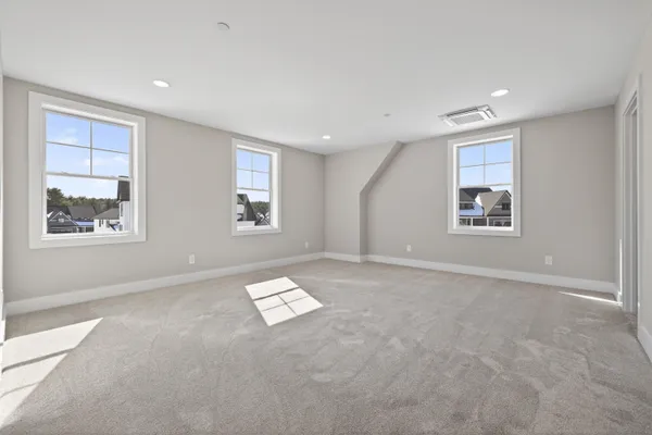 $795,000 | 152 Owls Nest Road, Portland, ME 04102