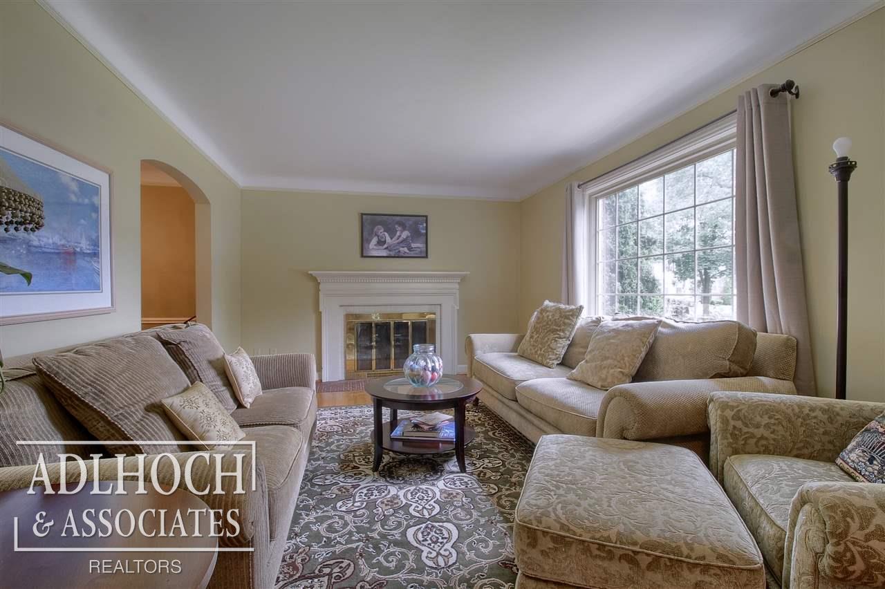 1608 Hampton Road Grosse Pointe Woods, MI 48236 - Photo 11 of 30