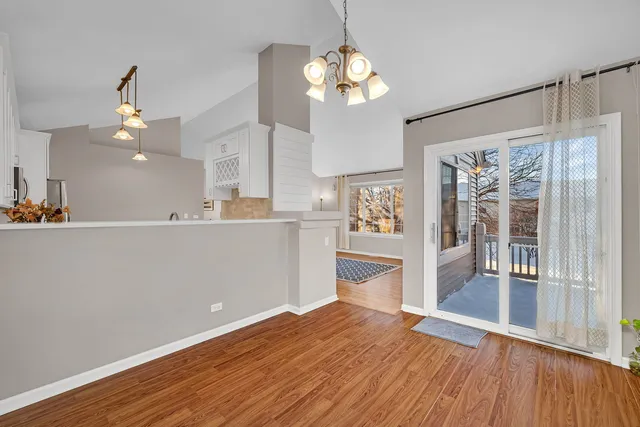 $325,000 | 2357 Twilight Drive, Aurora, IL 60503