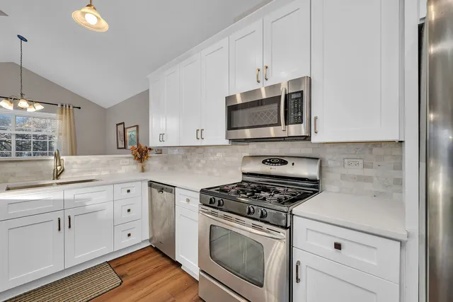 $325,000 | 2357 Twilight Drive, Aurora, IL 60503