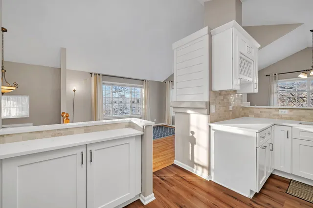 $325,000 | 2357 Twilight Drive, Aurora, IL 60503