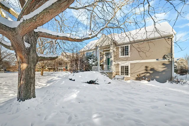 $325,000 | 2357 Twilight Drive, Aurora, IL 60503