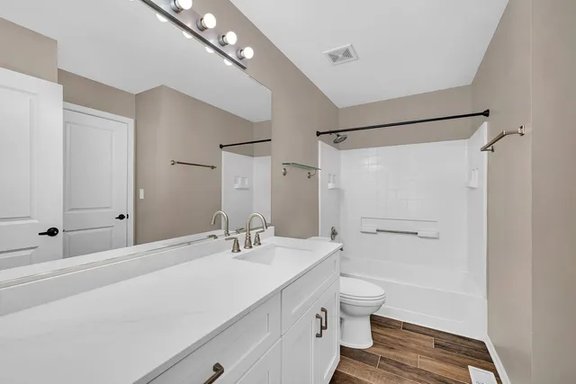 $325,000 | 2357 Twilight Drive, Aurora, IL 60503