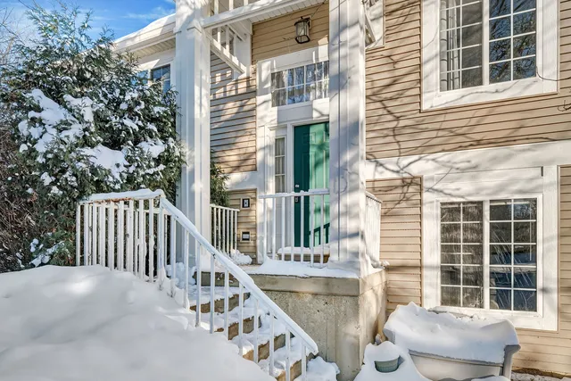 $325,000 | 2357 Twilight Drive, Aurora, IL 60503