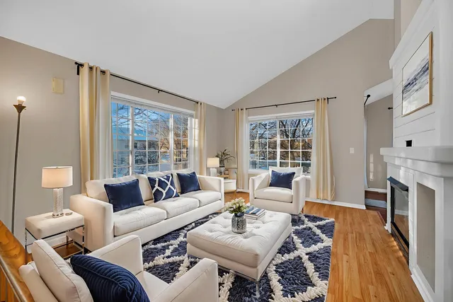 $325,000 | 2357 Twilight Drive, Aurora, IL 60503