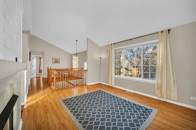 $325,000 | 2357 Twilight Drive, Aurora, IL 60503