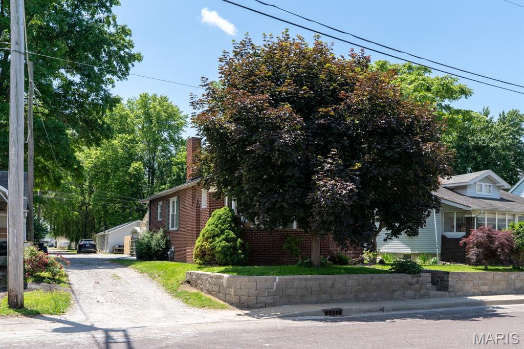 100 West 3rd Street Hartford, IL 62048 - Photo 7 of 38
