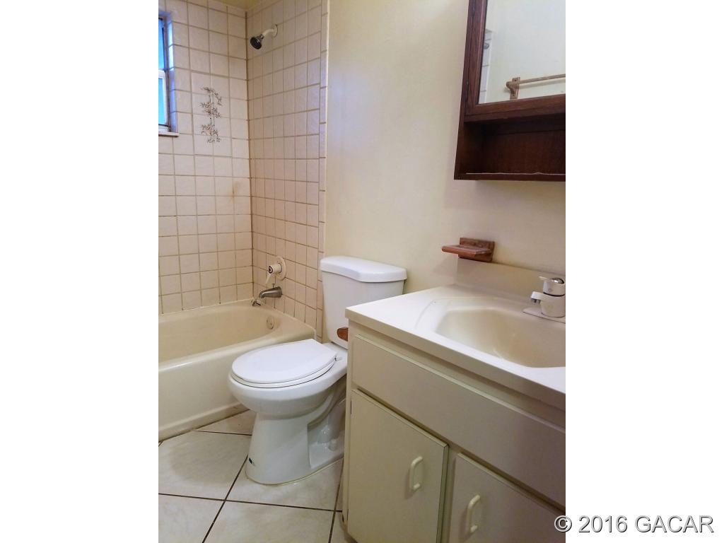 8130 Southwest 12th Place Gainesville, FL 32607 - Photo 14 of 23 Hall Bath