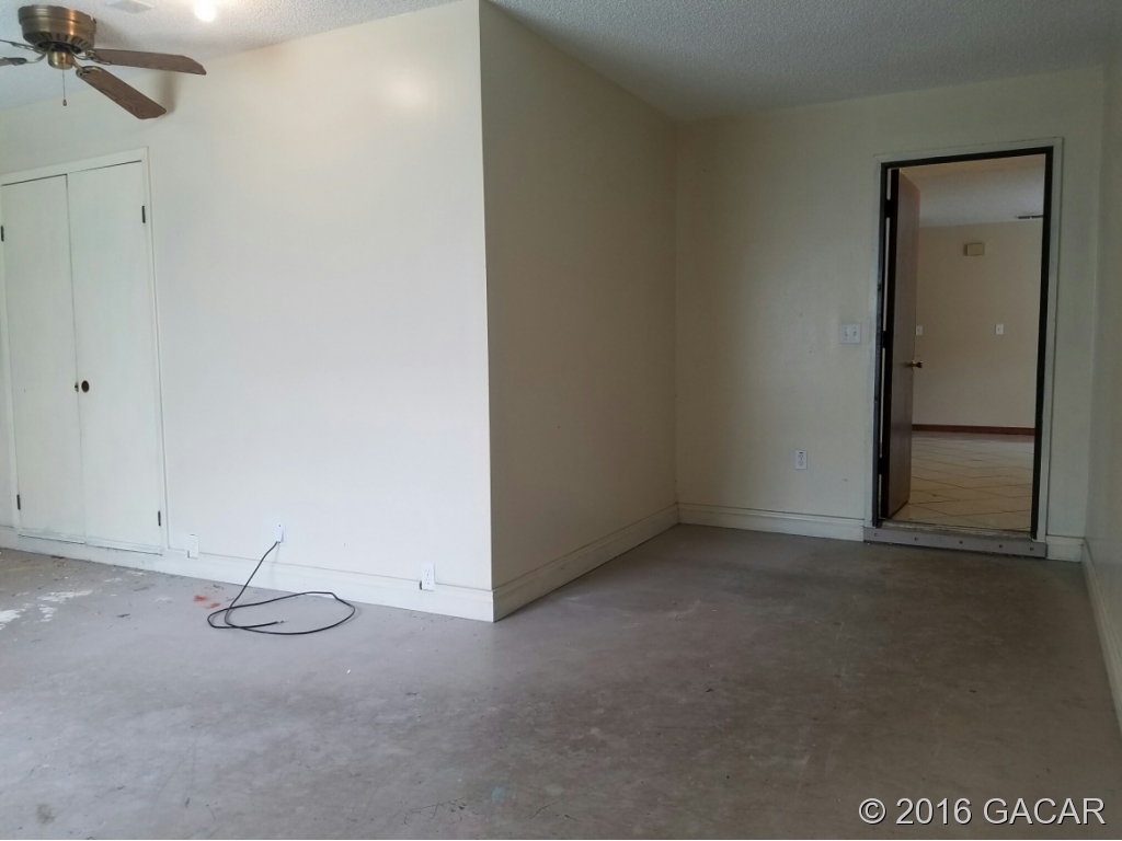 8130 Southwest 12th Place Gainesville, FL 32607 - Photo 16 of 23 Enclosed Garage