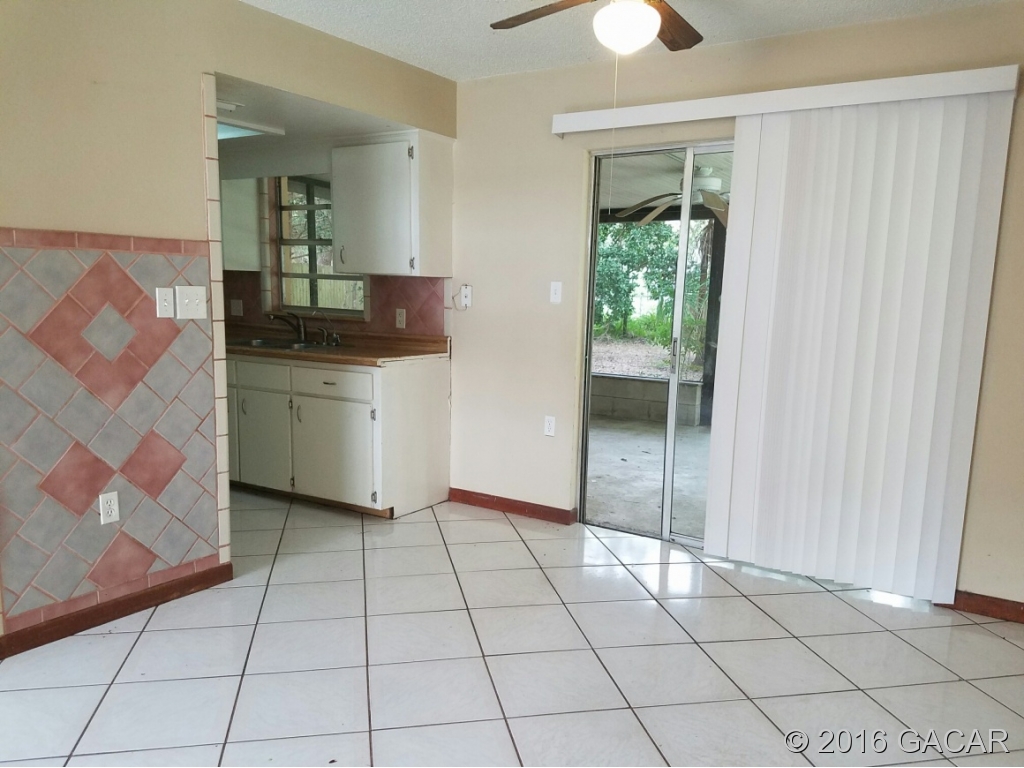 8130 Southwest 12th Place Gainesville, FL 32607 - Photo 9 of 23 Dining Area