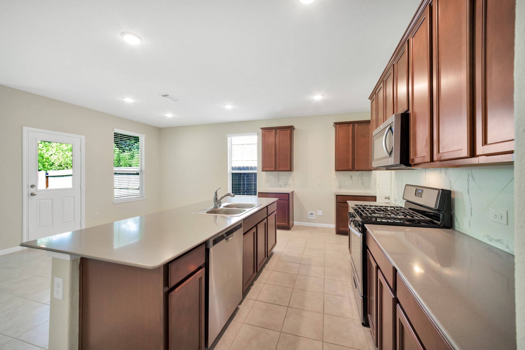 9738 Birdsnest Court Spring, TX 77379 - Photo 10 of 31