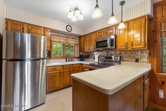 $868,000 | 29 Woodland Ridge Road, Bolton, NY 12814