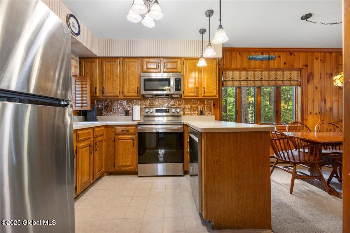 29 Woodland Ridge Road Bolton, NY 12814 - Photo 9 of 37 10-IMG_0169