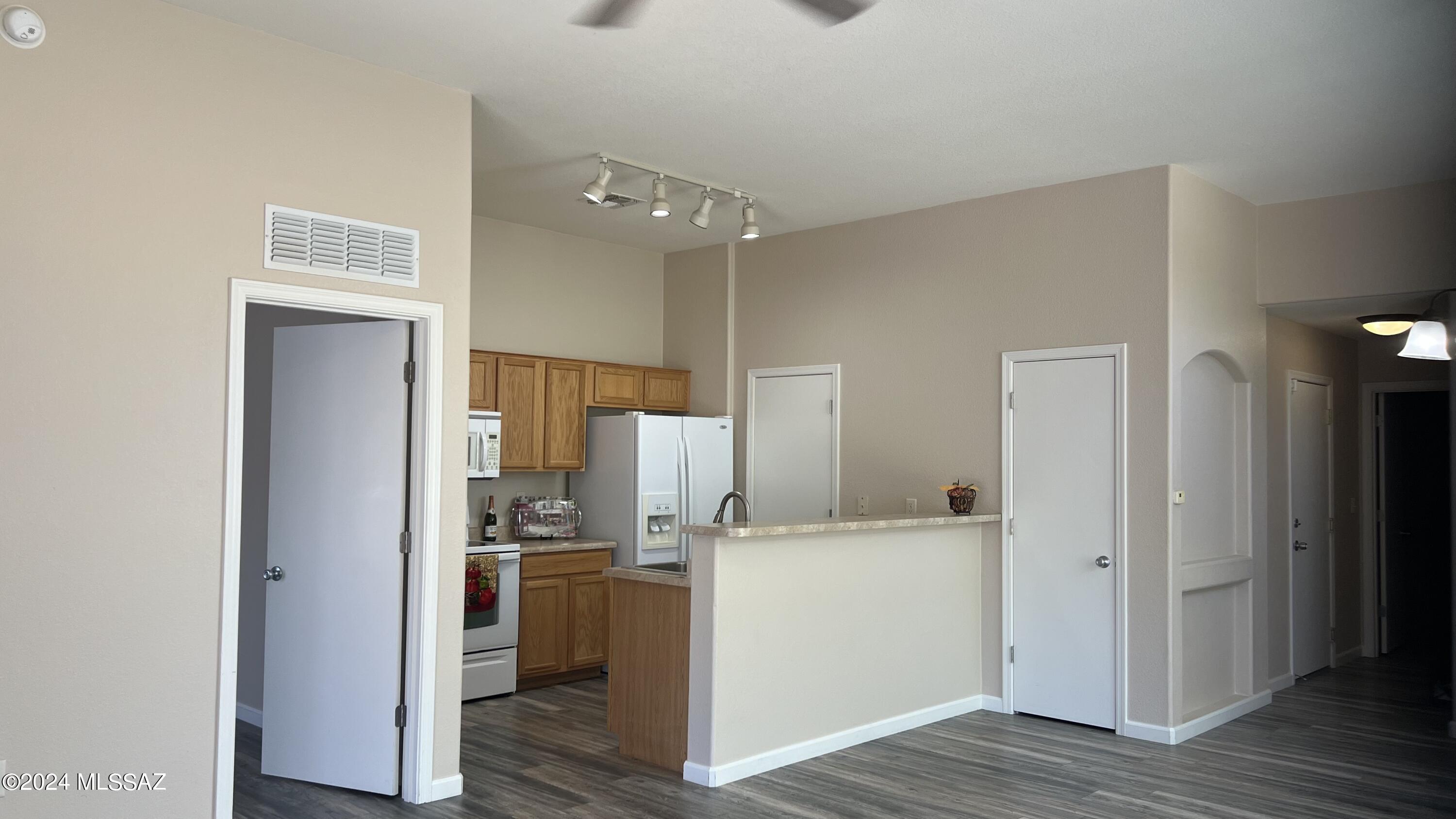 6020 South Avenida Ribero Tucson, AZ 85706 - Photo 16 of 41