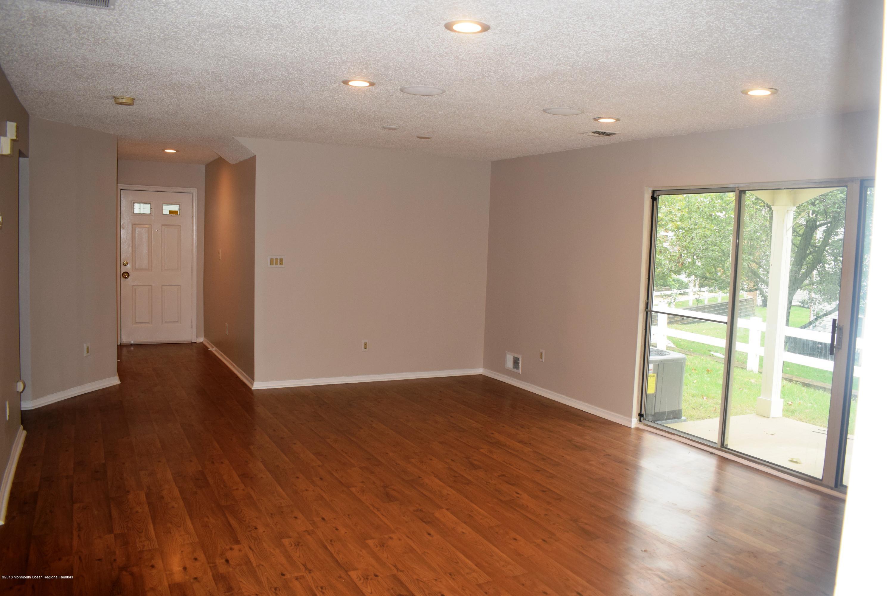 225 Tulip Lane Freehold, NJ 07728 - Photo 5 of 13 LRa