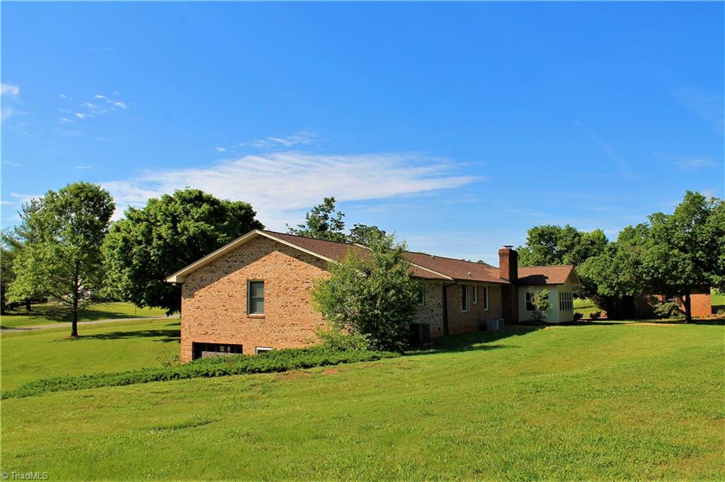 905 Sink Road Lexington, NC 27295 - Photo 3 of 30 Gallery Image 3