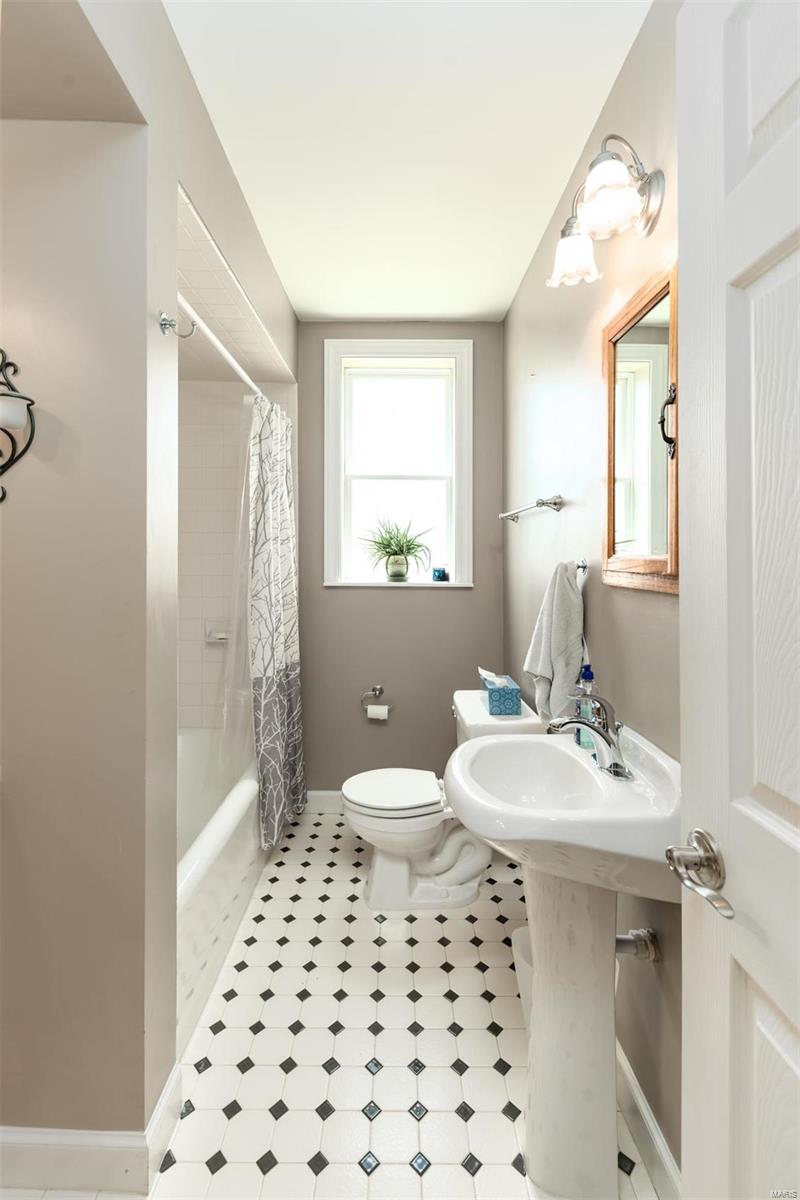 9625 Sappington Road St. Louis, MO 63126 - Photo 25 of 38 Gallery Image 25