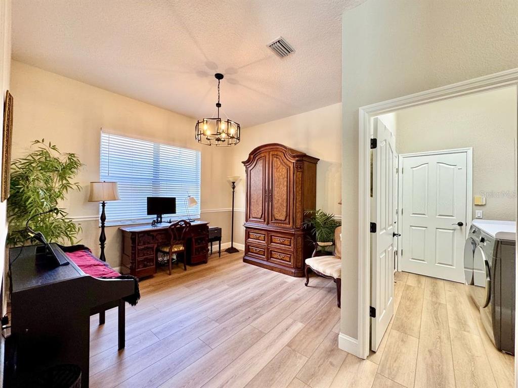 18711 Chaville Road Lutz, FL 33558 - Photo 14 of 72
