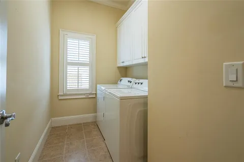 $985,000 | 1176 Bluffhaven Way Northeast, Brookhaven, GA 30319