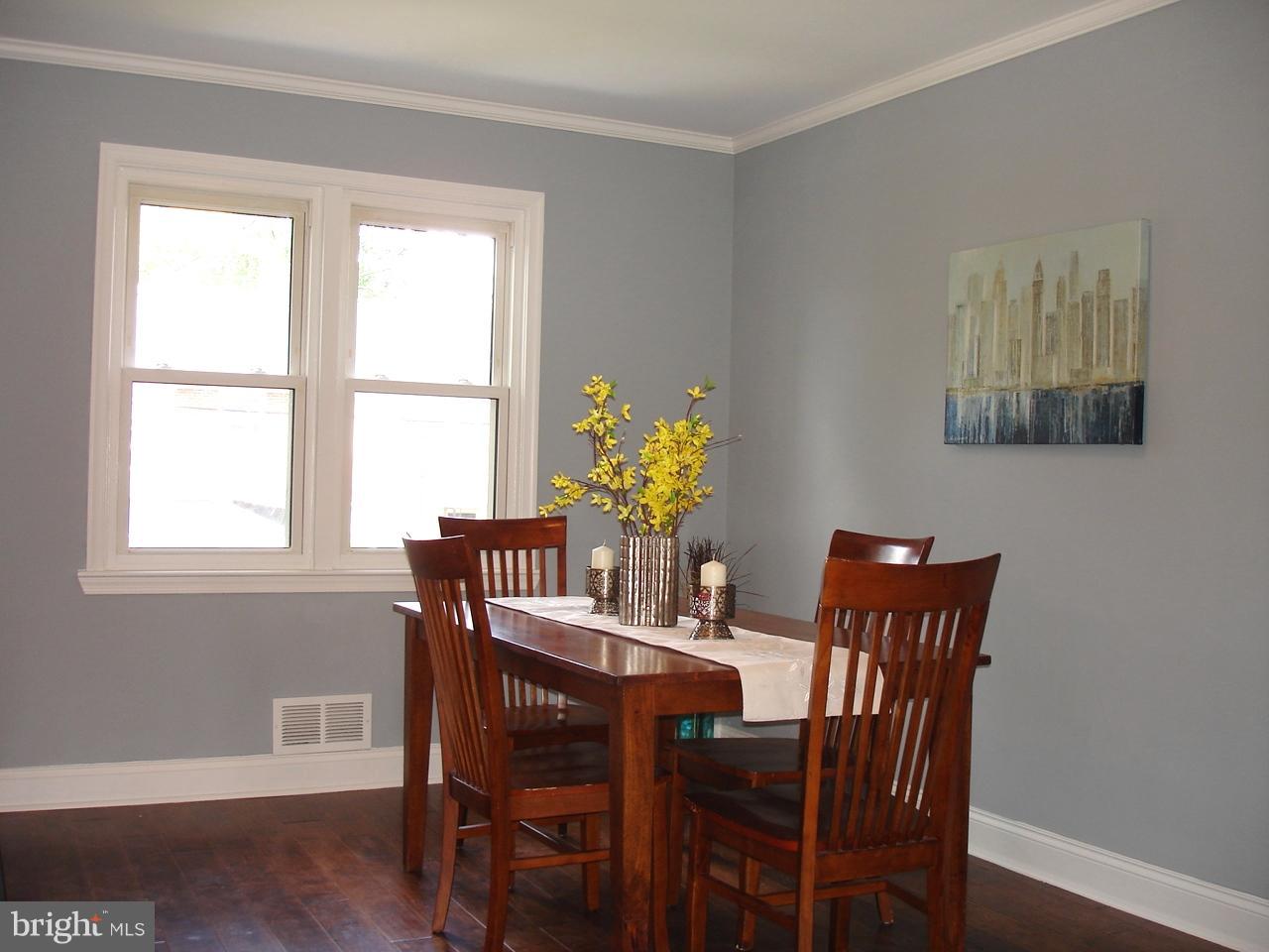 4626 Coleherne Road Baltimore, MD 21229 - Photo 11 of 30 SEPARATE DINING AREA