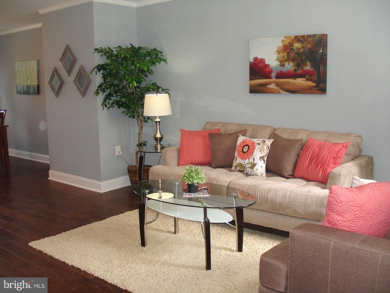 4626 Coleherne Road Baltimore, MD 21229 - Photo 8 of 30 COZY AND INVITING LIVING SPACE