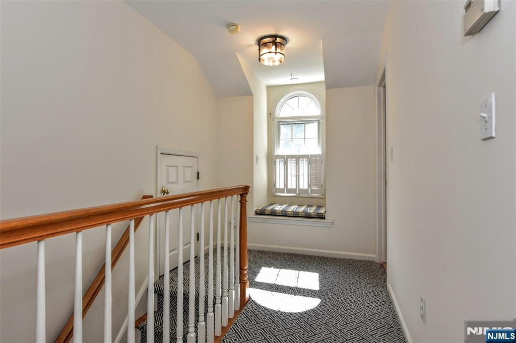 379 Martom Road Wyckoff, NJ 07481 - Photo 23 of 43 Gallery Image 23