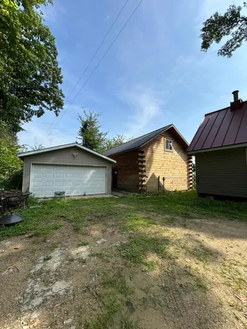 $399,900 | 911 Mississippi Lane, Brownsville, MN 55919