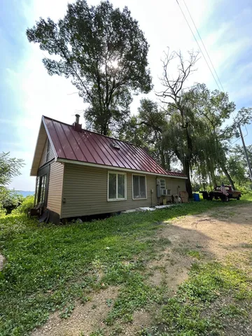 $399,900 | 911 Mississippi Lane, Brownsville, MN 55919