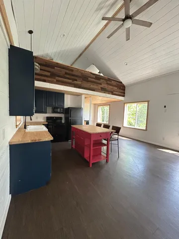 $399,900 | 911 Mississippi Lane, Brownsville, MN 55919