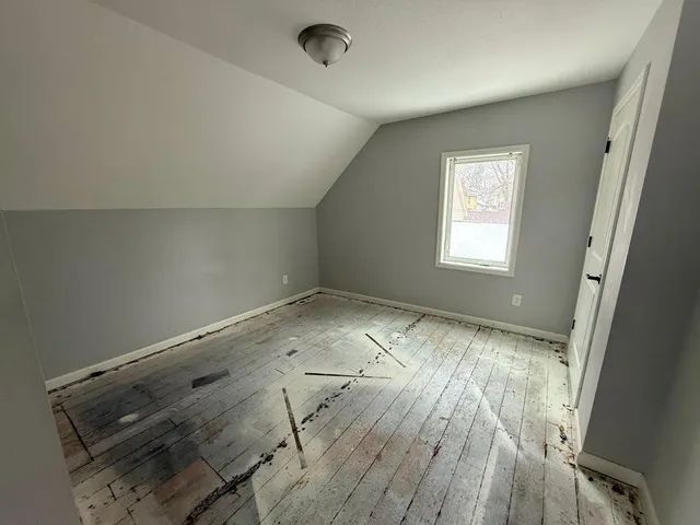 $194,000 | 941 North Cypress Street, St. Paul, MN 55106