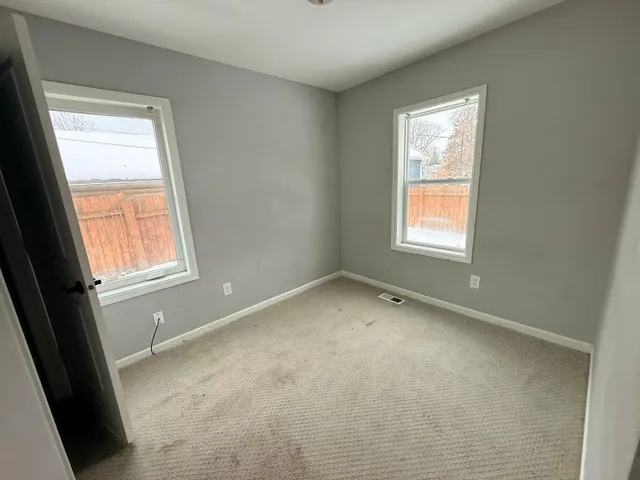 $194,000 | 941 North Cypress Street, St. Paul, MN 55106