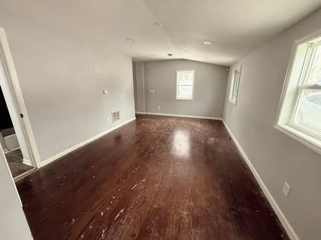 $194,000 | 941 North Cypress Street, St. Paul, MN 55106