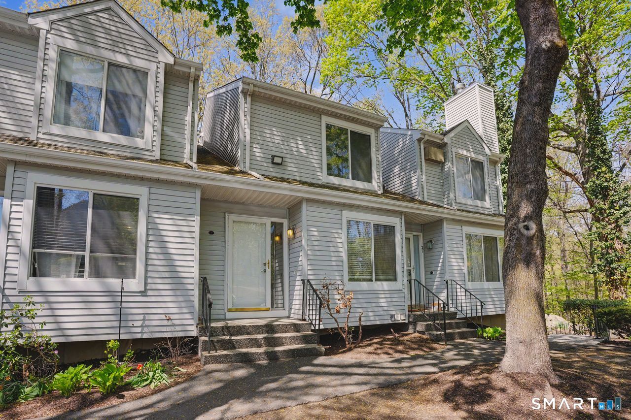 20 East Pembroke Road, Unit 28 Danbury, CT 06811 - Photo 1 of 24