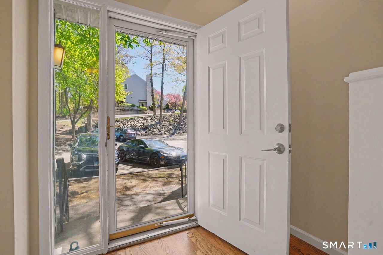 20 East Pembroke Road, Unit 28 Danbury, CT 06811 - Photo 11 of 24