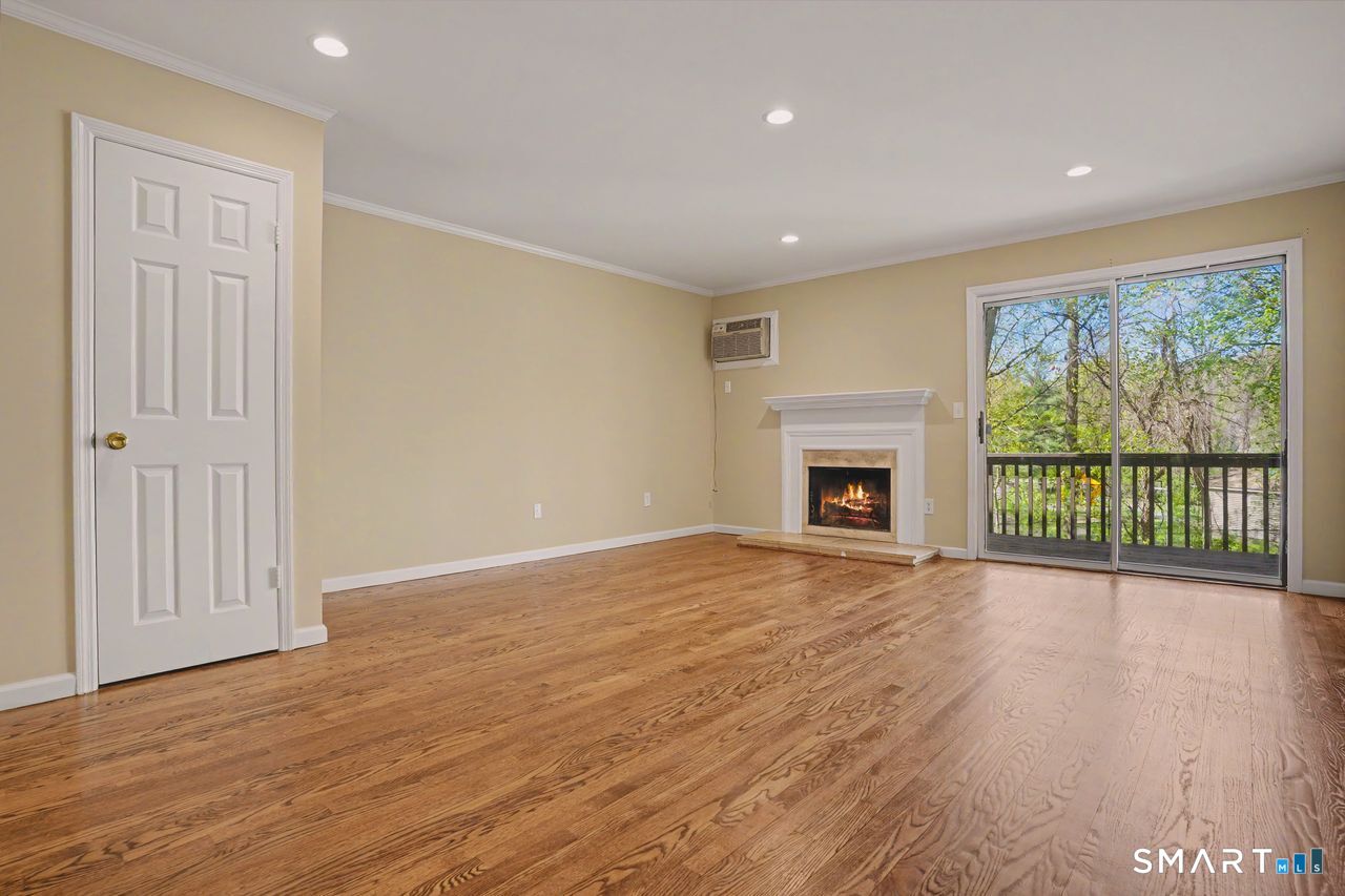 20 East Pembroke Road, Unit 28 Danbury, CT 06811 - Photo 12 of 24
