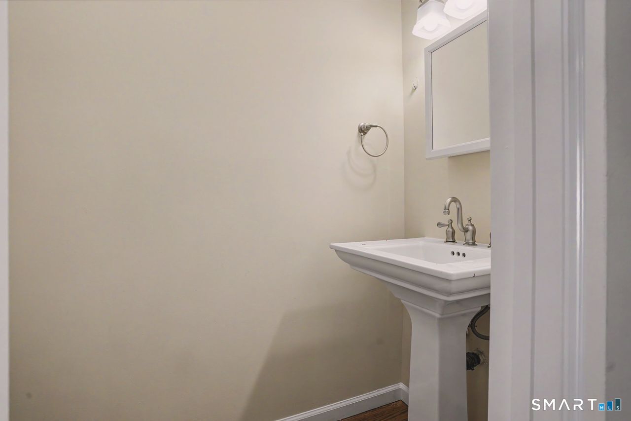 20 East Pembroke Road, Unit 28 Danbury, CT 06811 - Photo 19 of 24