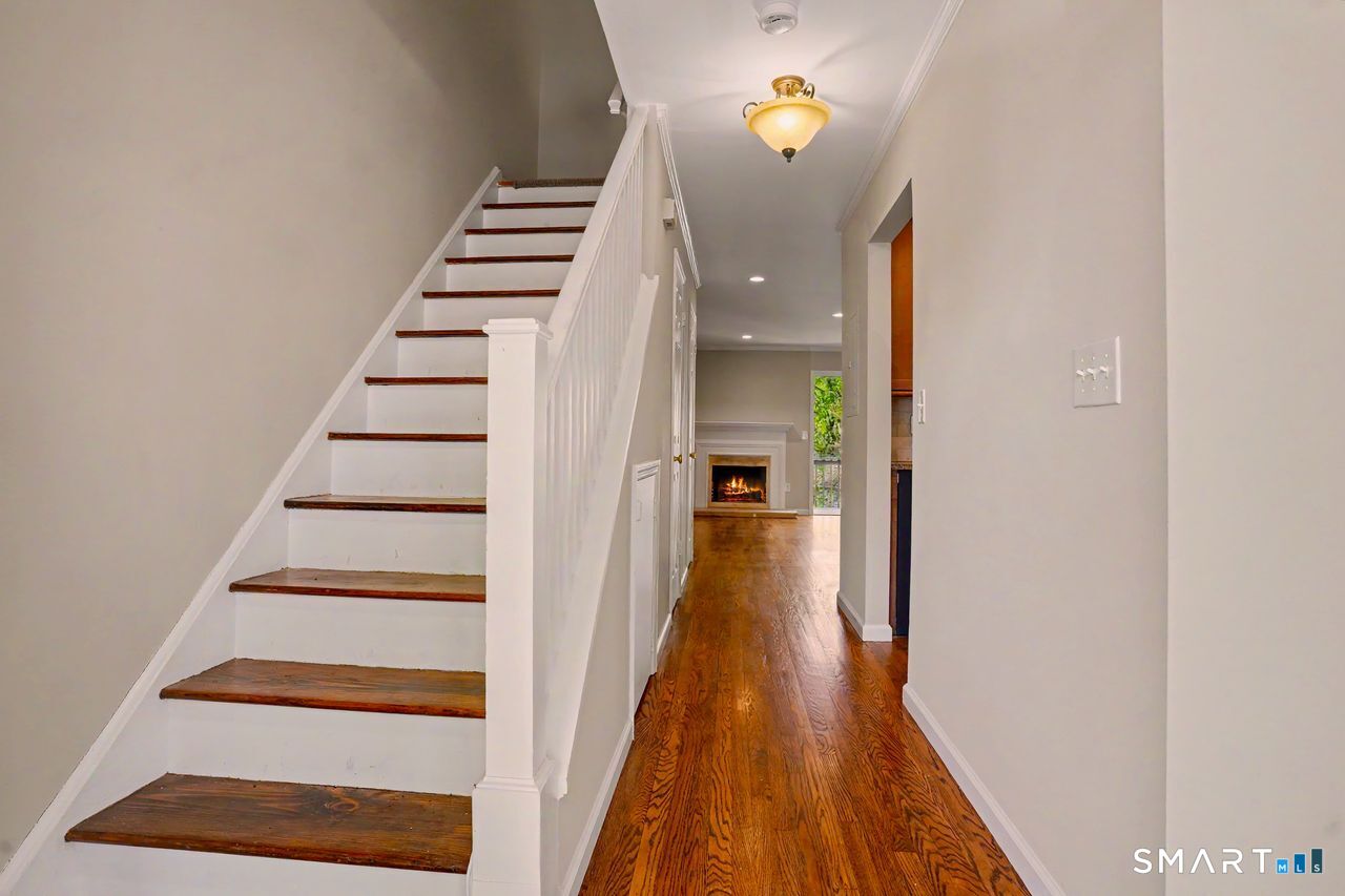 20 East Pembroke Road, Unit 28 Danbury, CT 06811 - Photo 2 of 24