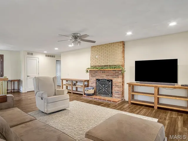 $500,000 | 1010 Shawnee Road, Greenville, IL 62246