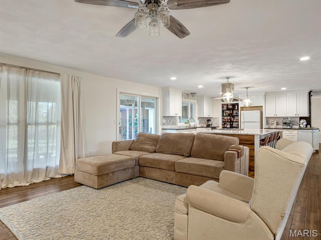 1010 Shawnee Road Greenville, IL 62246 - Photo 12 of 41