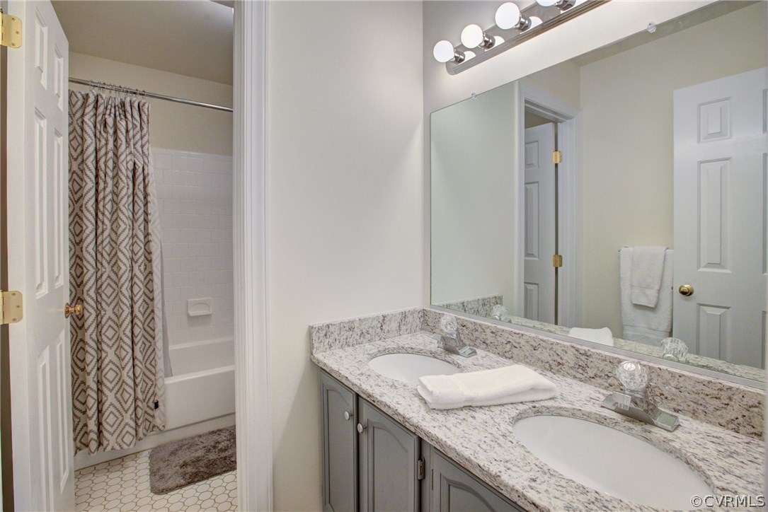 11109 Warren View Road Henrico, VA 23233 - Photo 25 of 38 Newly updated Hall Bath with granite counters, dou
