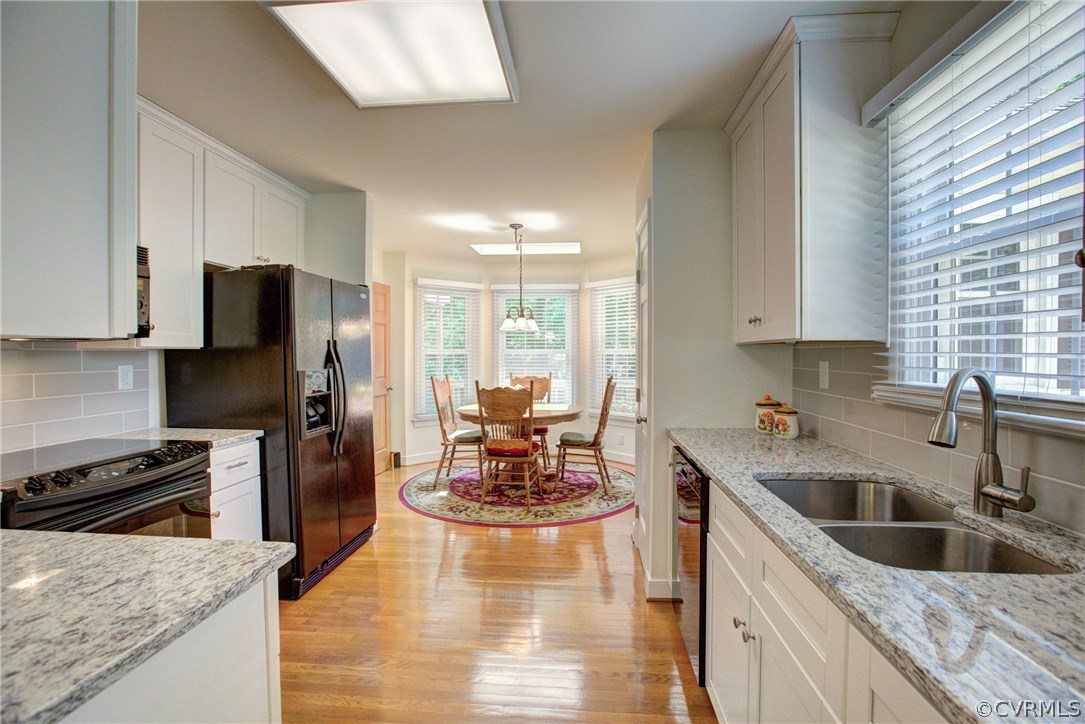 11109 Warren View Road Henrico, VA 23233 - Photo 8 of 38 Beautifully updated new eat-in kitchen with granit
