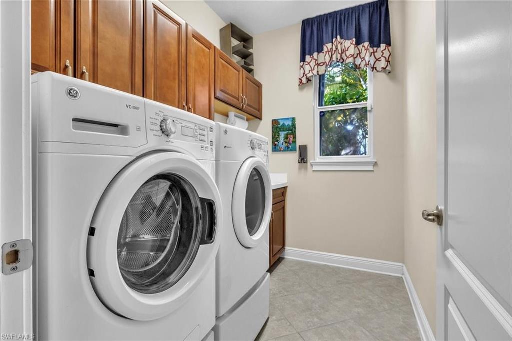16480 Windsor Way Alva, FL 33920 - Photo 27 of 48 a utility room with dryer and washer