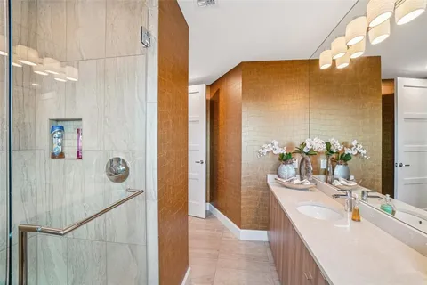 $2,999,000 | 3401 Bayshore Boulevard, Unit 1704, Tampa, FL 33629