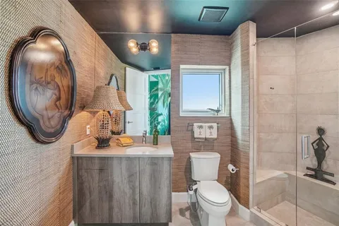 $2,999,000 | 3401 Bayshore Boulevard, Unit 1704, Tampa, FL 33629