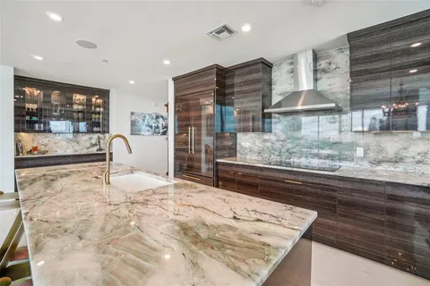 $2,999,000 | 3401 Bayshore Boulevard, Unit 1704, Tampa, FL 33629