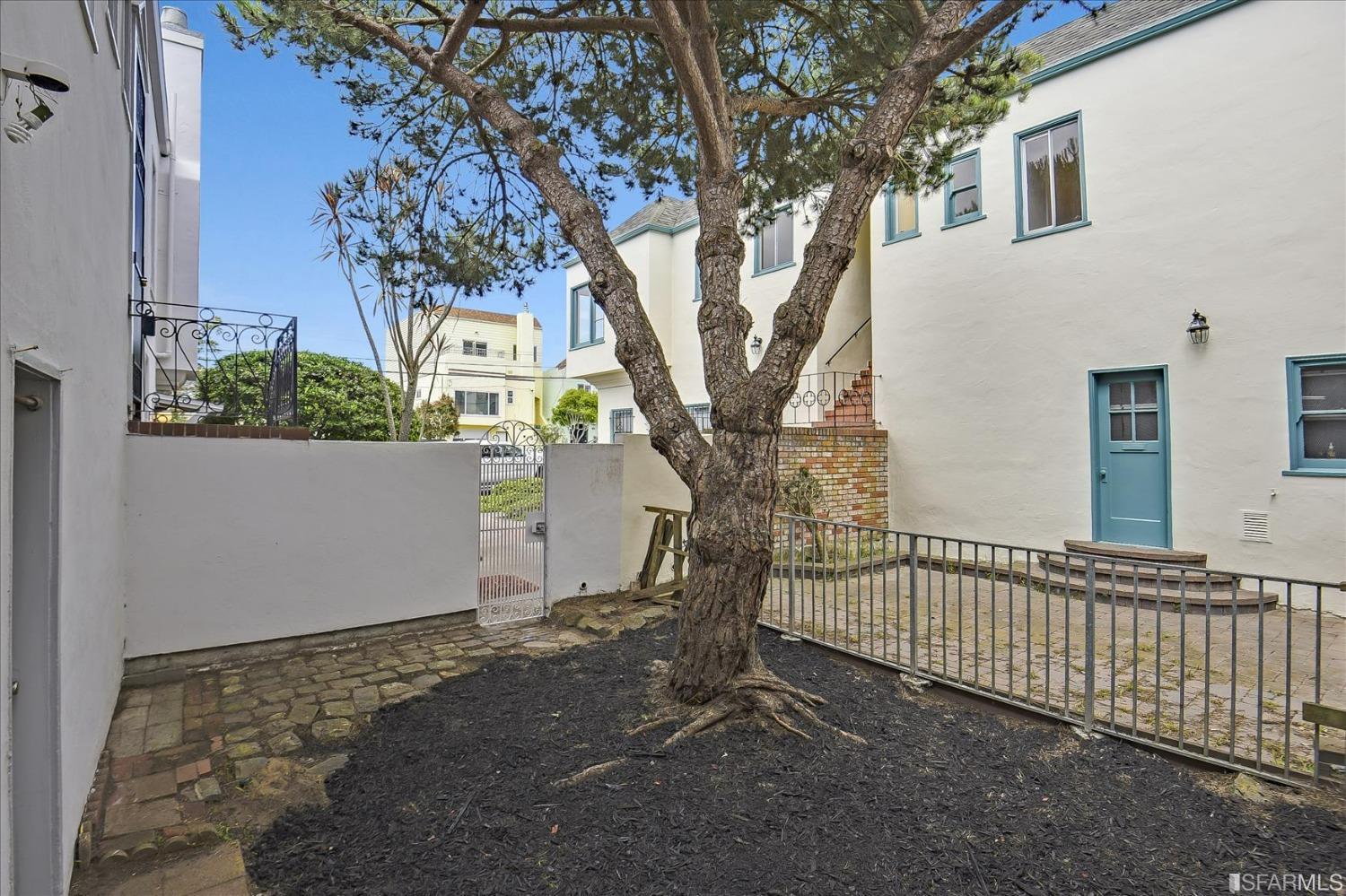 1845 Pacheco Street San Francisco, CA 94116 - Photo 53 of 57 Front Yard